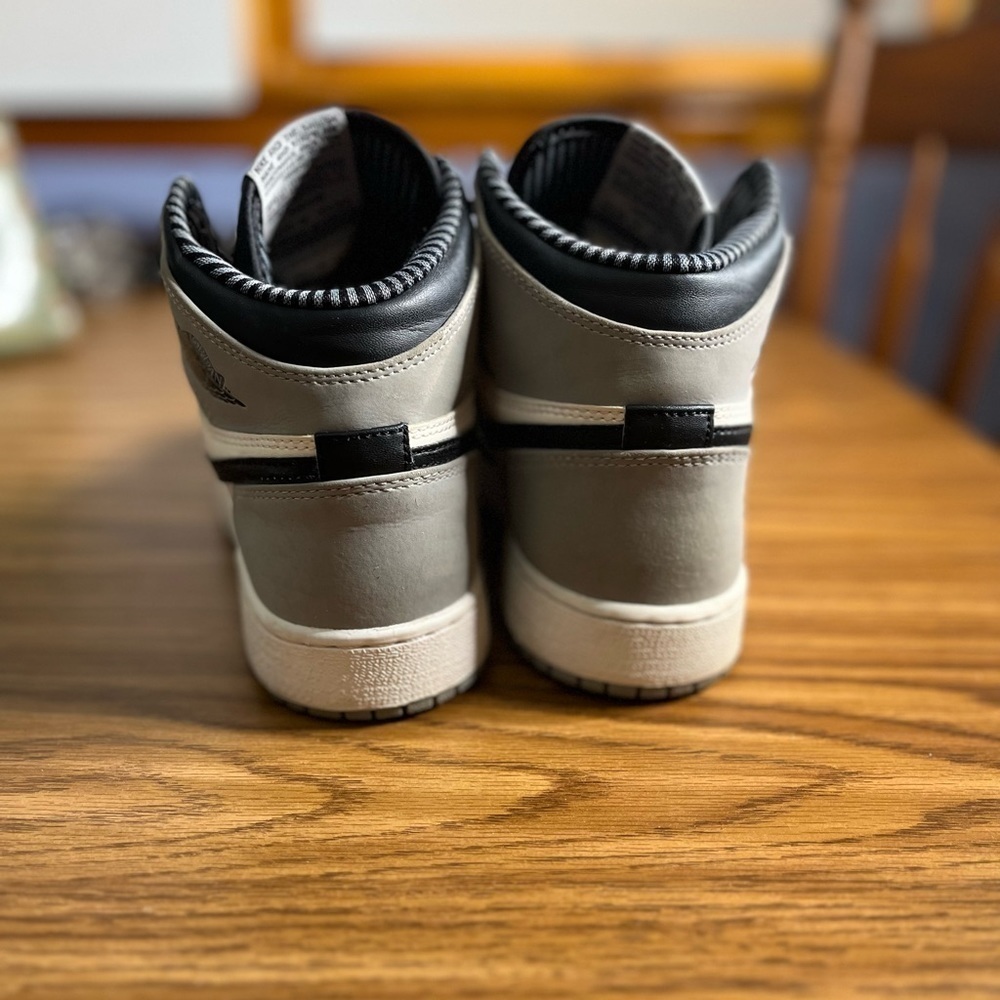 Size 6- Air Jordan 1 Retro High OG Barons 2013 RARE 575441-104.
No original box - Picture 6 of 6